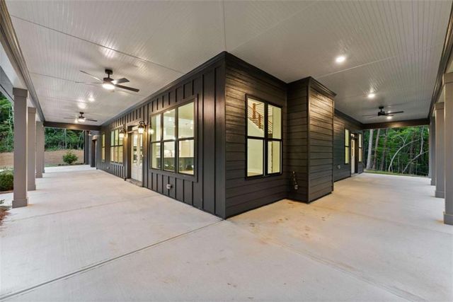 124 Fox Valley Road, Clarkesville, GA 30523