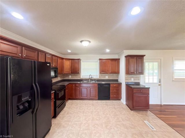 637 Williamsdale Road, Graham, NC 27253