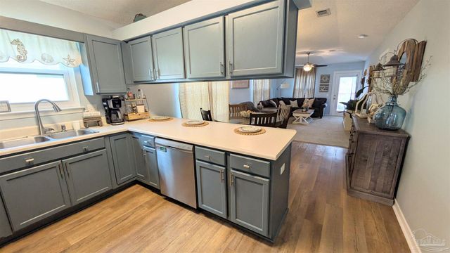 3079 Flintlock Dr, Pensacola, FL 32526