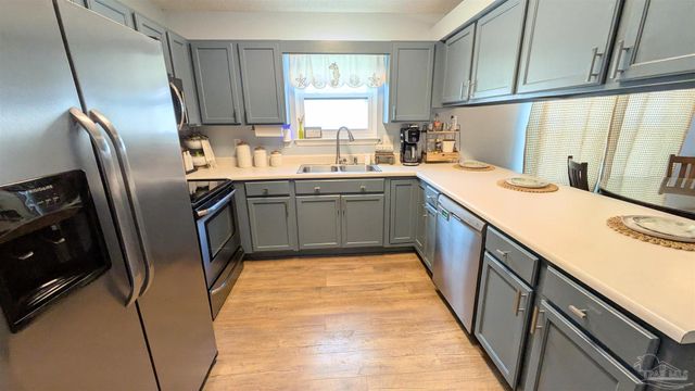 3079 Flintlock Dr, Pensacola, FL 32526