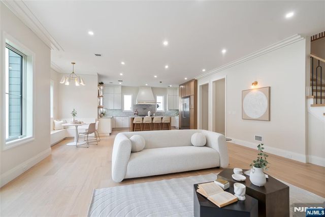 333 Harrison Street, Paramus, NJ 07652