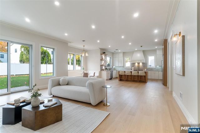 333 Harrison Street, Paramus, NJ 07652