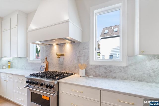 333 Harrison Street, Paramus, NJ 07652