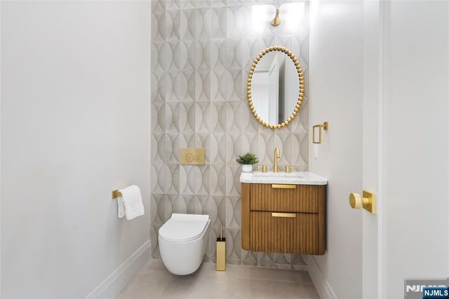 333 Harrison Street, Paramus, NJ 07652