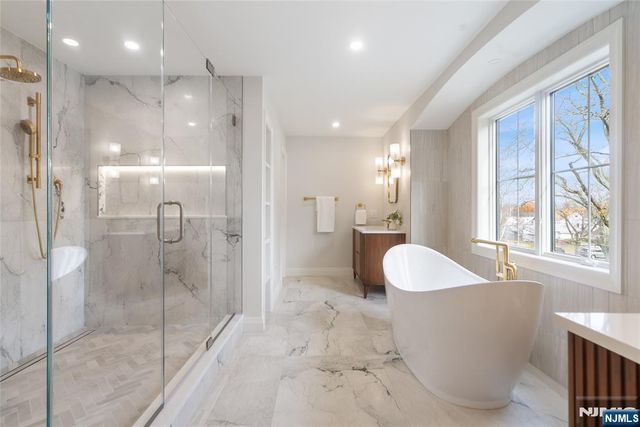 333 Harrison Street, Paramus, NJ 07652