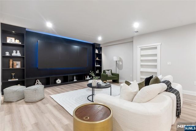 333 Harrison Street, Paramus, NJ 07652