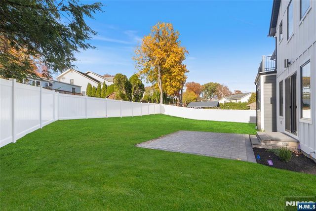 333 Harrison Street, Paramus, NJ 07652