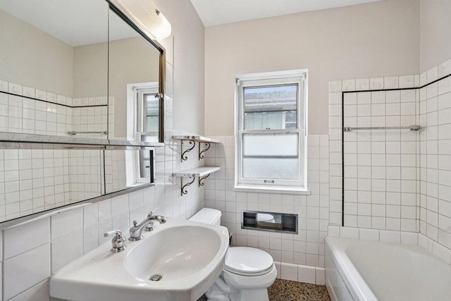 227 N Crocker AVENUE, Port Washington, WI 53074