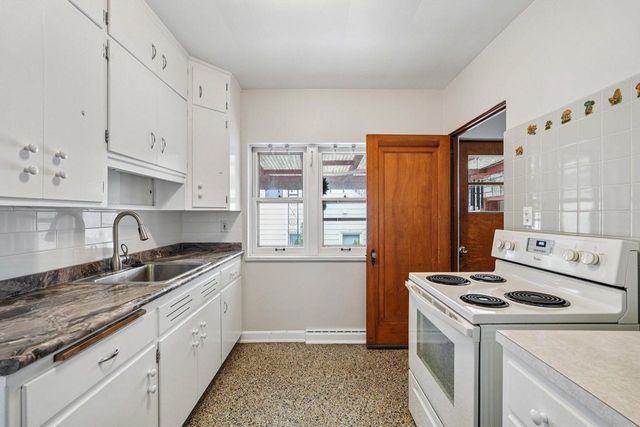 227 N Crocker AVENUE, Port Washington, WI 53074