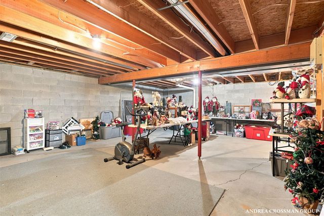 1095 Becker Road, Muskegon, MI 49445