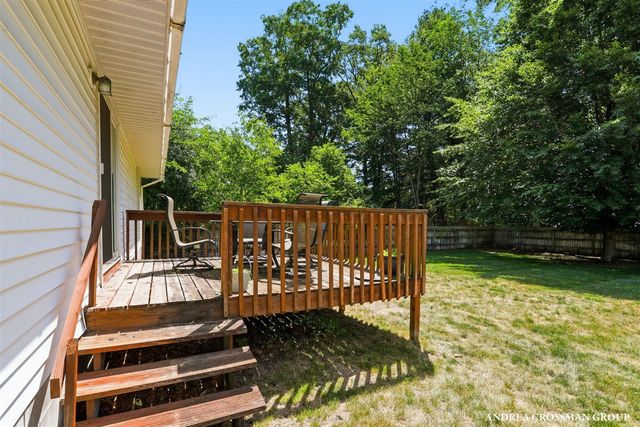 1095 Becker Road, Muskegon, MI 49445