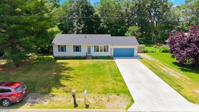 1095 Becker Road, Muskegon, MI 49445