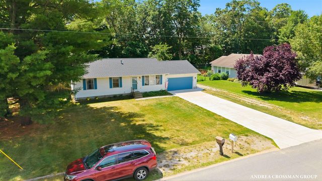 1095 Becker Road, Muskegon, MI 49445
