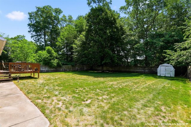 1095 Becker Road, Muskegon, MI 49445