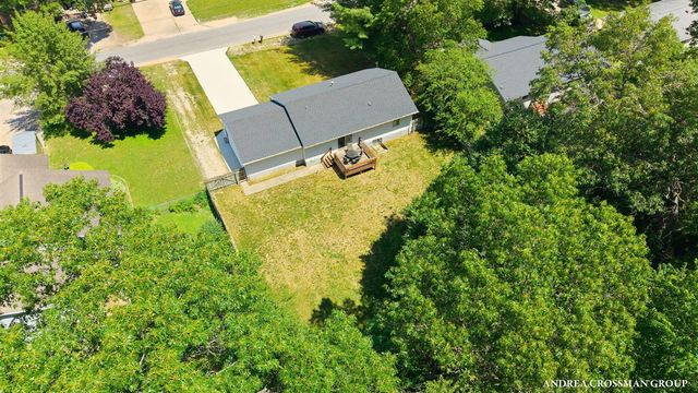 1095 Becker Road, Muskegon, MI 49445