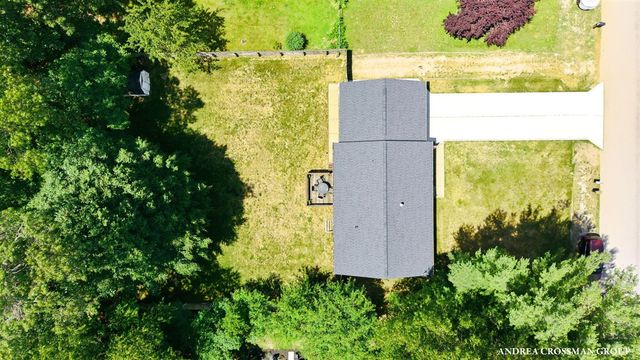 1095 Becker Road, Muskegon, MI 49445
