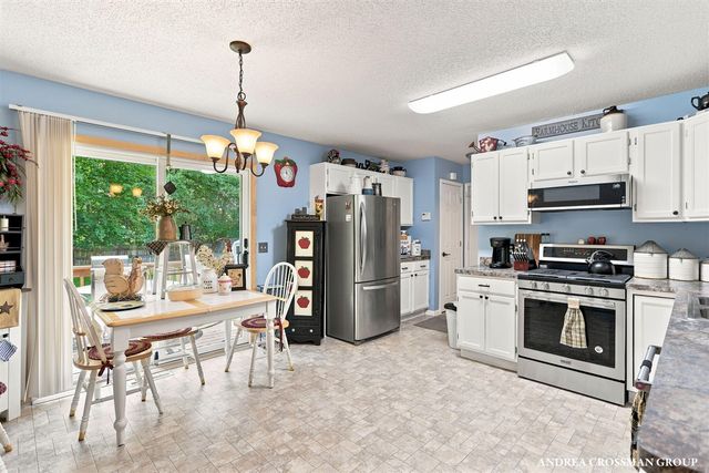 1095 Becker Road, Muskegon, MI 49445