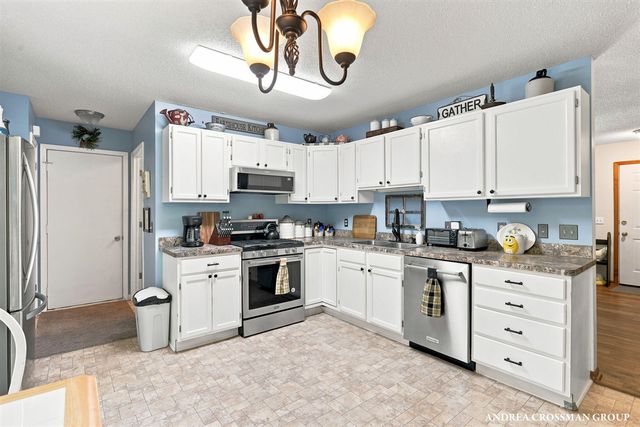 1095 Becker Road, Muskegon, MI 49445