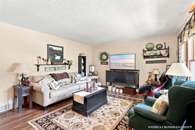 1095 Becker Road, Muskegon, MI 49445