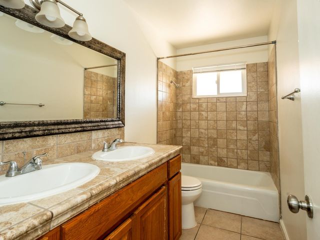 4527 N Chestnut Avenue, Fresno, CA 93726