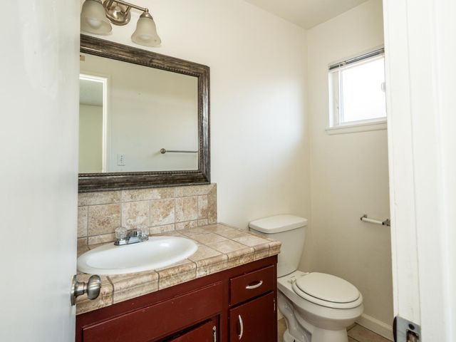 4527 N Chestnut Avenue, Fresno, CA 93726