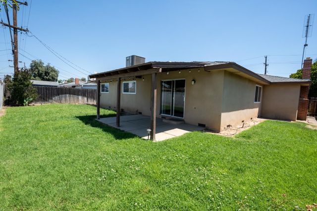 4527 N Chestnut Avenue, Fresno, CA 93726