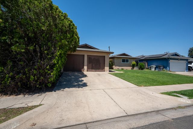 4527 N Chestnut Avenue, Fresno, CA 93726