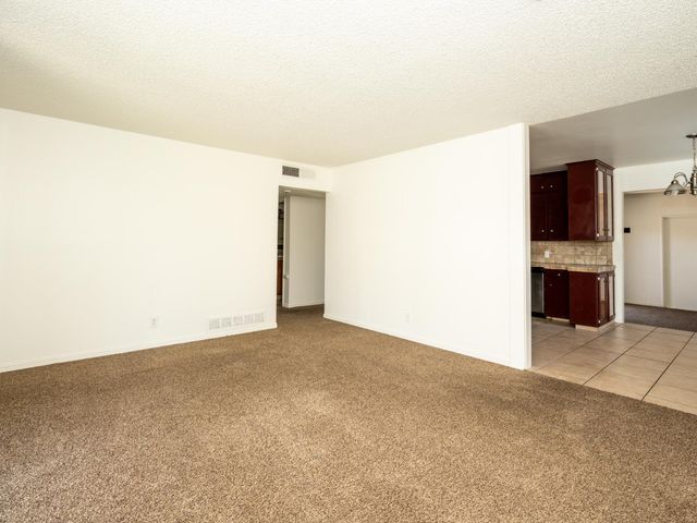 4527 N Chestnut Avenue, Fresno, CA 93726