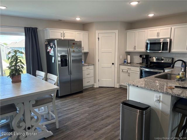 1215 Blackstone Trail, Utica, IN 47130