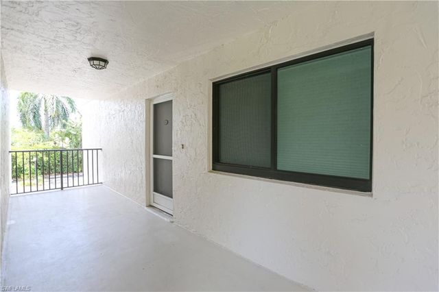 788 Park Shore DR # D27, Naples, FL 34103