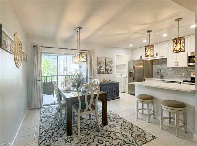 788 Park Shore DR # D27, Naples, FL 34103