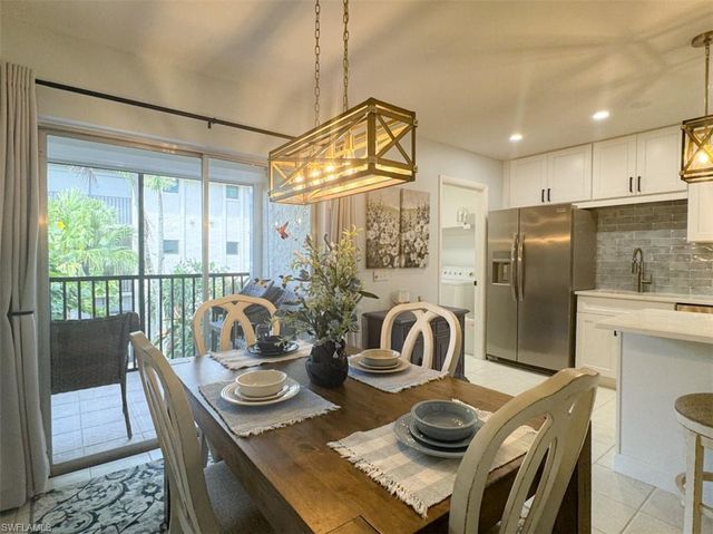 788 Park Shore DR # D27, Naples, FL 34103