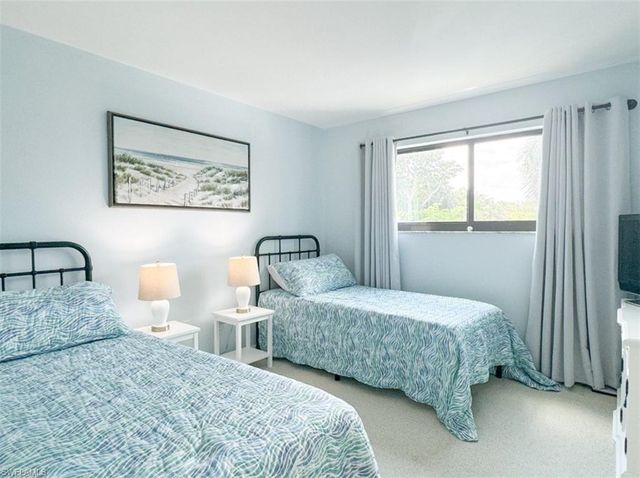 788 Park Shore DR # D27, Naples, FL 34103