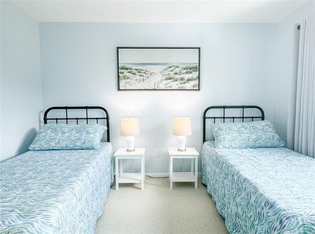 788 Park Shore DR # D27, Naples, FL 34103