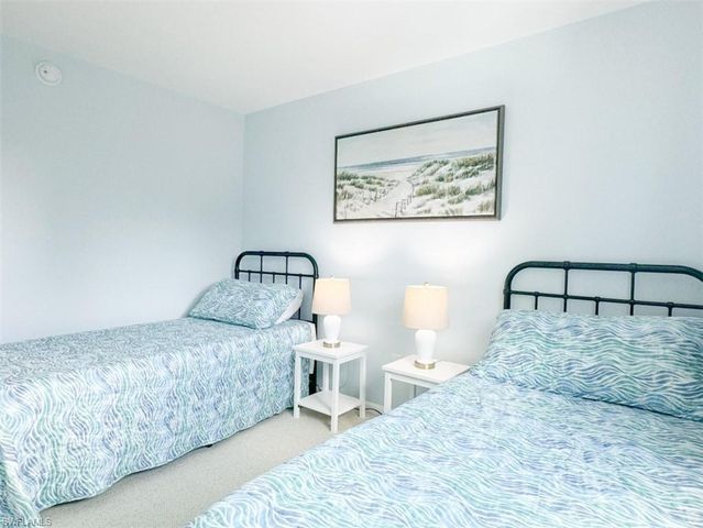 788 Park Shore DR # D27, Naples, FL 34103