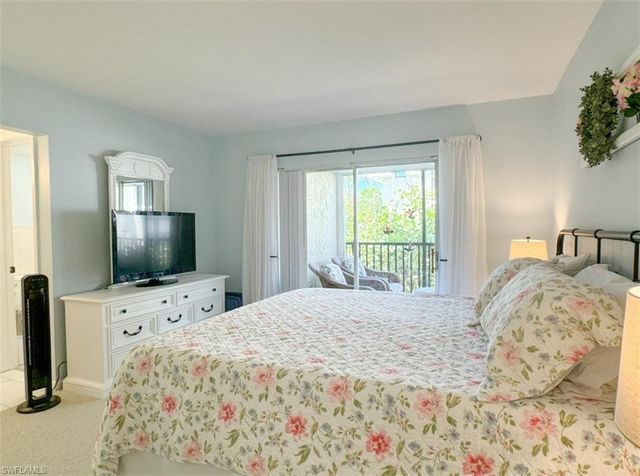 788 Park Shore DR # D27, Naples, FL 34103