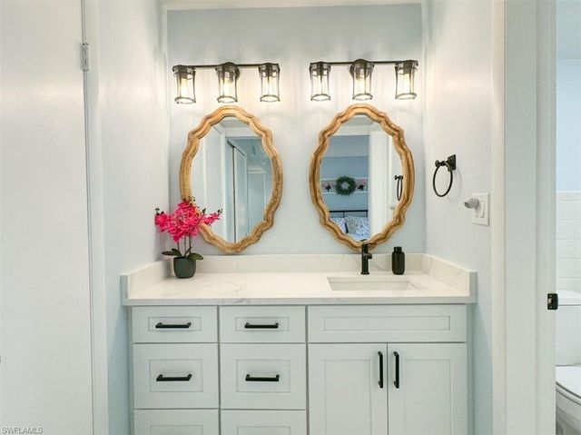 788 Park Shore DR # D27, Naples, FL 34103