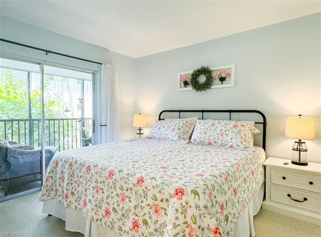 788 Park Shore DR # D27, Naples, FL 34103