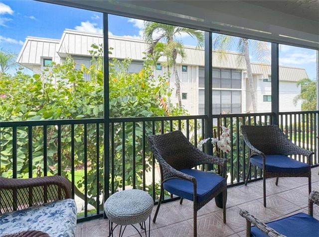 788 Park Shore DR # D27, Naples, FL 34103