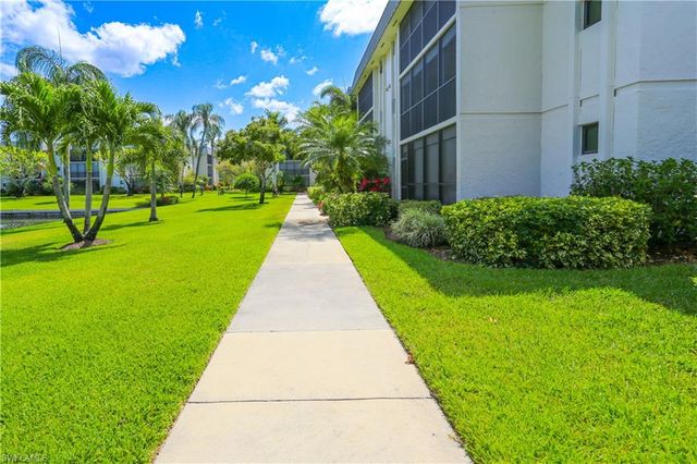 788 Park Shore DR # D27, Naples, FL 34103