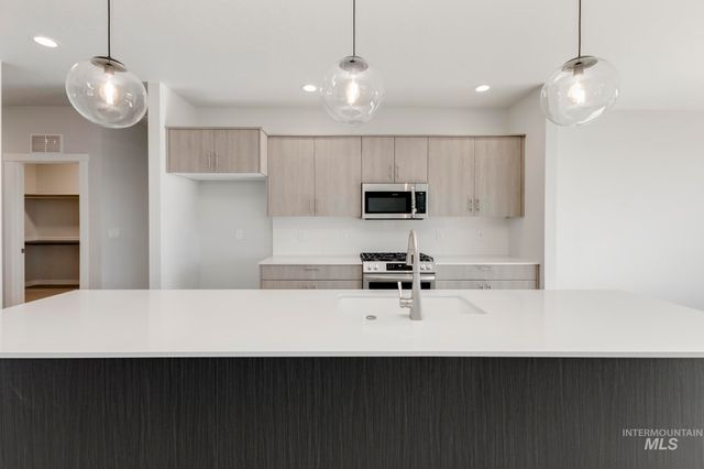 5358 W Yarnell St, Eagle, ID 83616