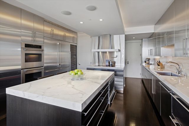 180 E Pearson Street 3401, Chicago, IL 60611