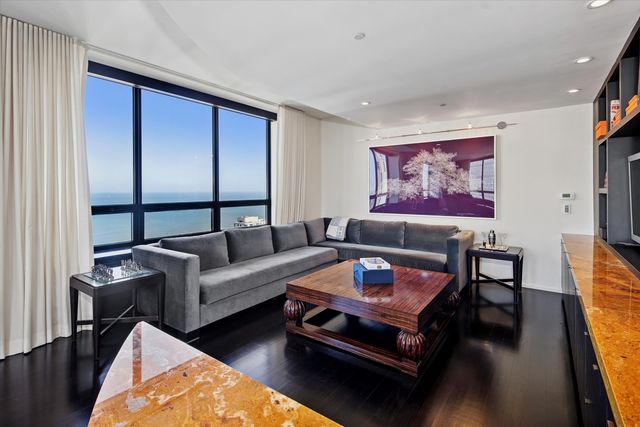 180 E Pearson Street 3401, Chicago, IL 60611