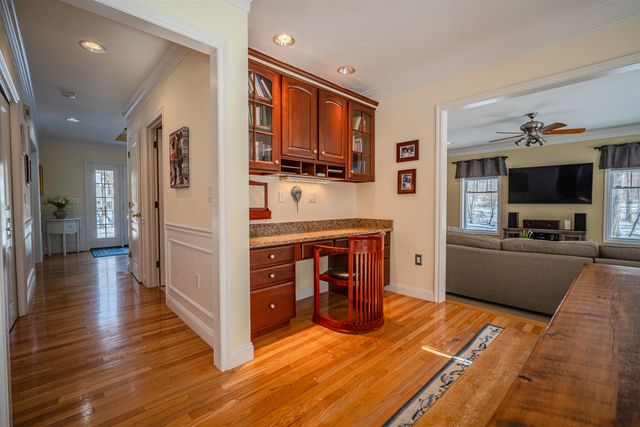 3 Chisholm Farm Drive, Stratham, NH 03885