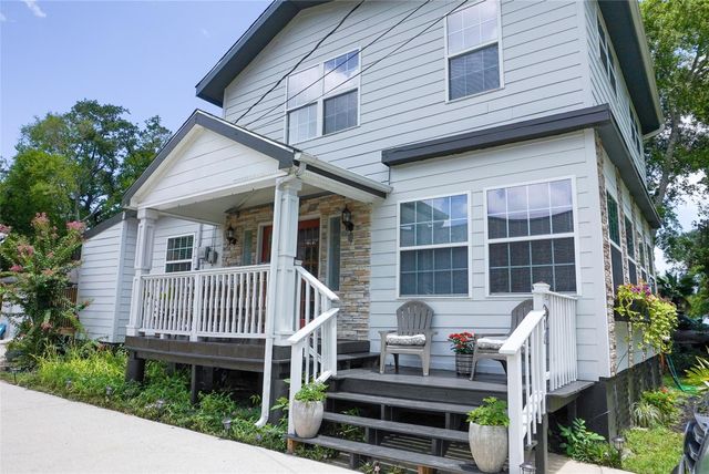 210 Fairfield Street, Shoreacres, TX 77571