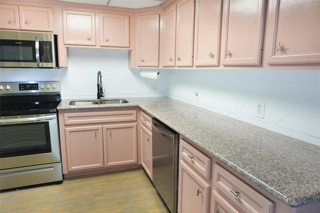 210 Fairfield Street, Shoreacres, TX 77571