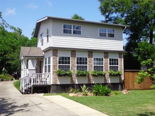 210 Fairfield Street, Shoreacres, TX 77571