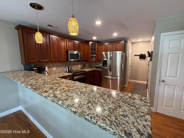 303 Oakmont Drive, Hampstead, NC 28443