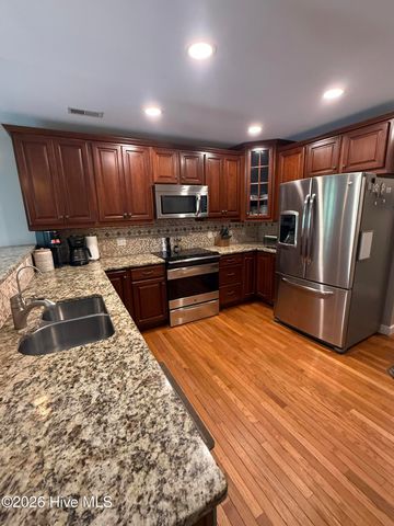 303 Oakmont Drive, Hampstead, NC 28443
