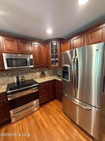 303 Oakmont Drive, Hampstead, NC 28443